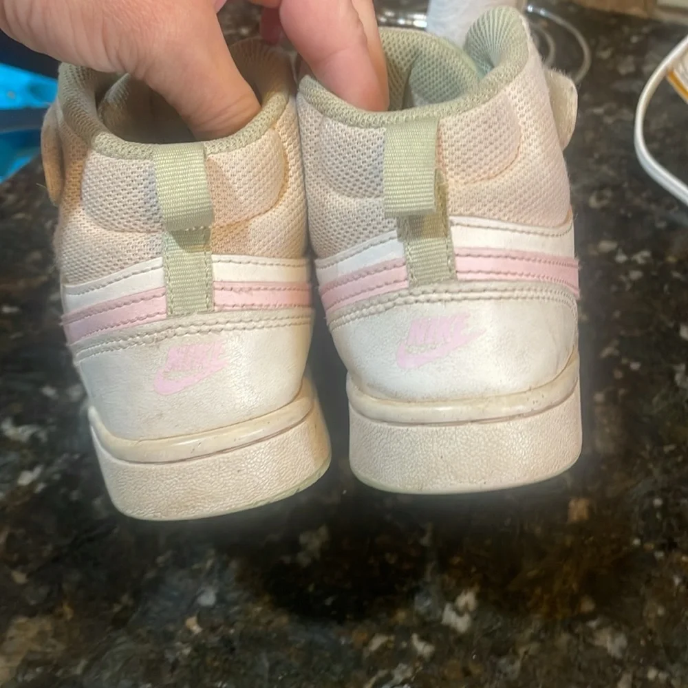 Nike Court Borough Midi Sneakers! Size 2.5